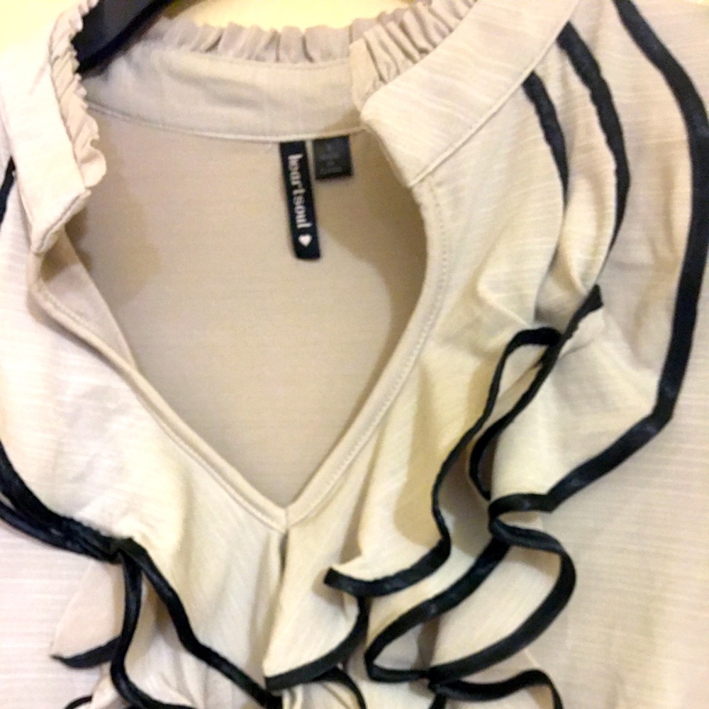 Cute top by heartsoul short sleeves